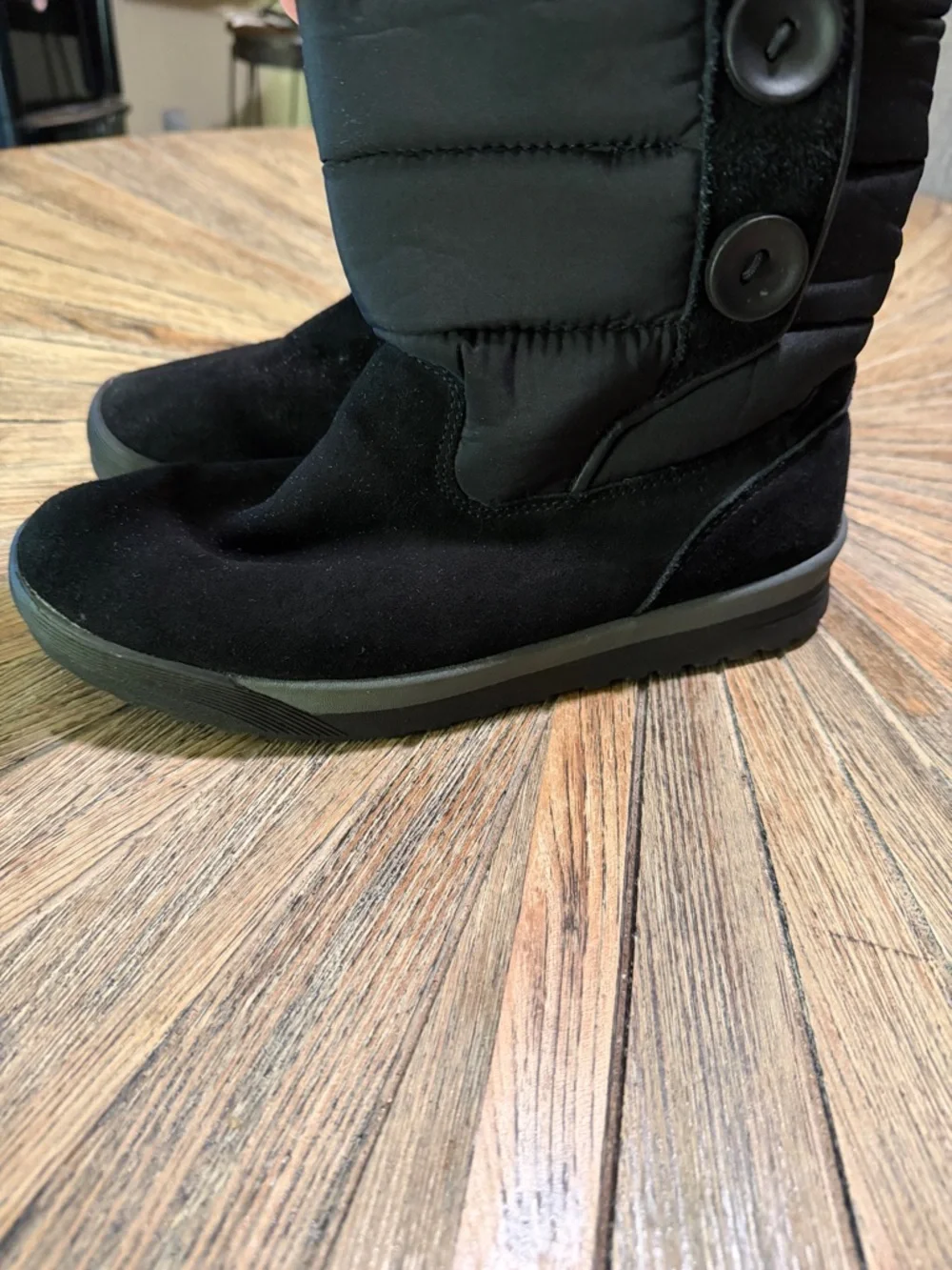 Lands’ End Black Suede Quilted Winter Boots Cozy Lined Pull On Size 7 short